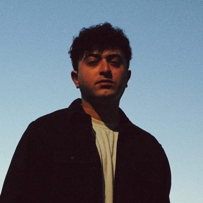 sampomerantz's profile picture. emotionally all over the place