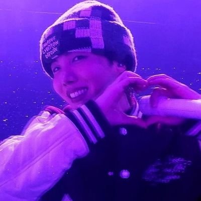 CharOverPizza's profile picture. Squid Game Freak😝 || She/they || LOST in fandoms:) || ENFP-T || #sgtwt