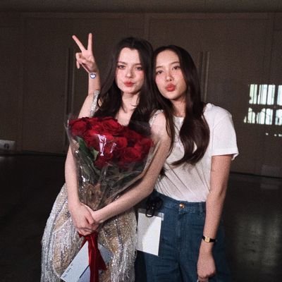 serenitysarobec's profile picture. 𝙁𝘽𝙏𝙉𝙆 -`💍´- ᯓ 𝗢𝗡𝗟𝗬 #FreenBecky #ฟรีนเบค ❤︎〘 𝑽𝑨𝑳𝑬𝑵𝑻𝑰𝑵𝑶 𝑩𝑨 #srchafreen ✦︎𐙚✦︎ 𝑪𝑯𝑨𝑵𝑬𝑳 𝑯𝑨 #beckysangels 〙🚨🔜 #TheAir 🌪 #CraniumGL 💀