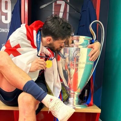 EnjolTom's profile picture. 