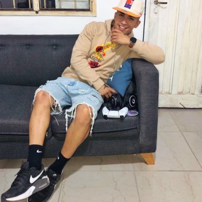 Lucassaez_'s profile picture. 