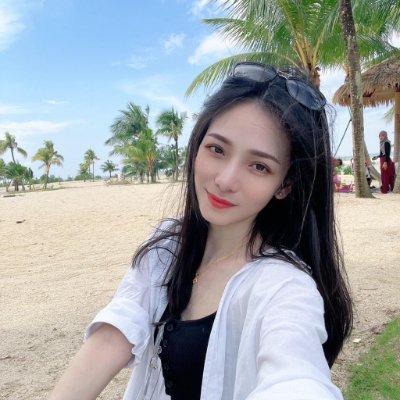 Emily_J60's profile picture. The meaning of life is to keep exploring and never stop.