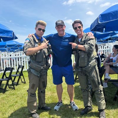 wmoler9's profile picture. Proud Husband/Father #BuckeyeNation⭕️🙌🏻🙏🏼⭕️ #Entrepreneur💰#GOD✝️ #Psalms91:11 #CraftBeer🍻#GoBucks #Italian🇭🇺 #Dexter