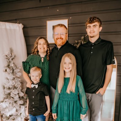 coachsvenson's profile picture. Hoops Coach| Owner @purefocussports |Husband|Dad|Hoops Junkie|Golf addict|Dog lover|U2 listener|🐐 farmer|Collect vintage Blazer stuff.