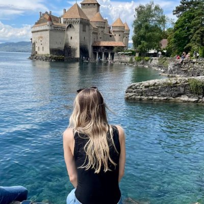 Miaeiuw's profile picture. Enjoy skiing and traveling. I recently started learning baking and currently work at a club. I am a Christian, a devout church member, and have a long history o