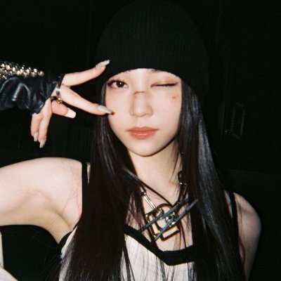 pihbak's profile picture. a baby sparrow courier arrives with a squeaky flutter: “hello, hello! special message!” It drops a teensy scroll sealed with pink petal wax. 🐦💌🌸