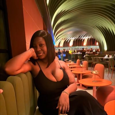 iyawo_oba004's profile picture. figure it out