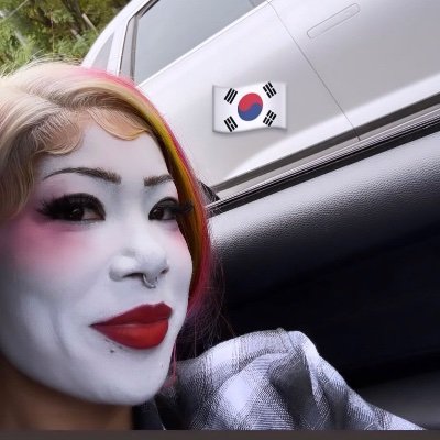 hukaimi21's profile picture. 