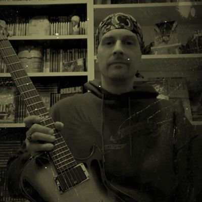 Doc_Beule's profile picture. YouTube: https://www.youtube.com/channel/UCTMeqDn-8SzVanu1n8FKXbg

Streamer, Gamer, Musiker, Filmfan, Technik-Nerd, Whiskyfan. Männlich markant, 3fach gebrannt.