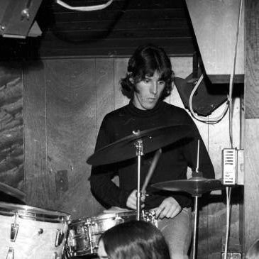 NewWaveAndPunk's profile picture. 70s Punk and 80s New Wave with a smidge of Glam Rock, '60s, Reggae, Ska and Indie. Pics and videos not owned by me.
MD ANT since 2021. 🏅