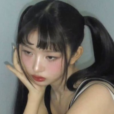 otsudoll's profile picture. hwang yeji and ning yizhuo enthusiast