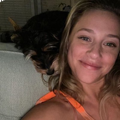 Evelynyy3s's profile picture. I’m new here I need more friends🥰🥰🥰