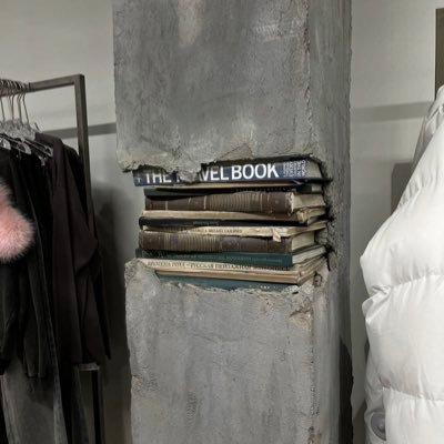 l6bsf's profile picture. too young to hold one and مجنون_نيوجيرسي# too old to just break free and run سايق العطفة،حامي الدرمه