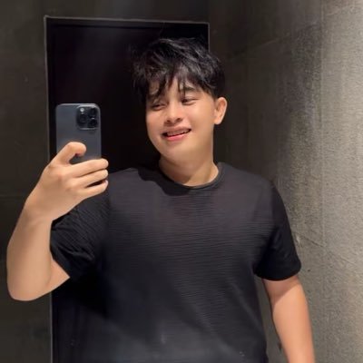 juliyanninino's profile picture. evertyhing