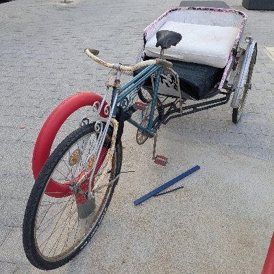 healthandbikes's profile picture. Calling out sexism and racism and shit transport one tweet and retweet at a time.