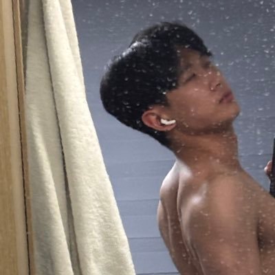 flyerbeklol's profile picture. 