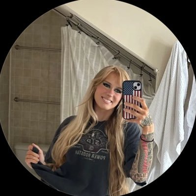 Alexisxj2373's profile picture. wrench/welder