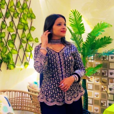 kashikichhavi's profile picture. गंगा के घाट 🏜️पर उतरी हुई शाम की तरह .. बेहतरीन हूँ मैं अपने नाम की तरह 🥰