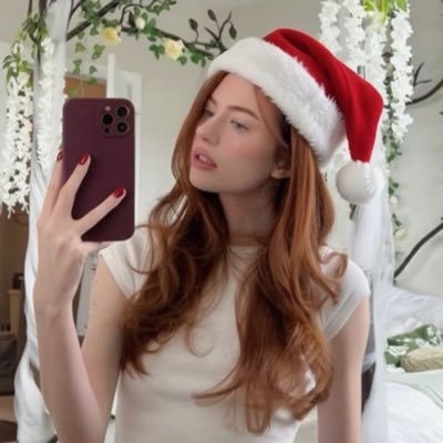 tessajonxs's profile picture. 𝗣𝗥𝗢𝗙𝗘𝗦𝗦𝗜𝗢𝗡𝗔𝗟 𝗢𝗩𝗘𝗥𝗧𝗛𝗜𝗡𝗞𝗘𝗥 ❀ 𝑚𝑎𝑖𝑛 𝑐ℎ𝑎𝑟𝑎𝑐𝑡𝑒𝑟 𝑖𝑛 𝑝𝑟𝑜𝑔𝑟𝑒𝑠𝑠 ╱╱ ¿𝘥𝘰 𝘺𝘰𝘶 𝘵𝘩𝘪𝘯𝘬 𝘪𝘴 𝘧𝘰𝘳𝘦𝘷𝘦𝘳?