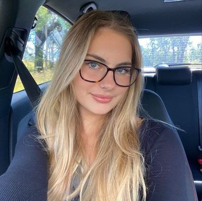 smithclara188's profile picture. 󱢏