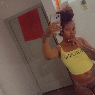 layyrich_'s profile picture. 