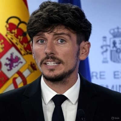 UnFachaPromedio's profile picture. Verba volant, scripta manent.