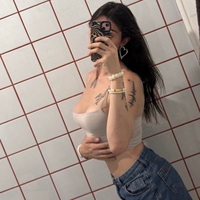 briannasalera's profile picture. 🧜🏻‍♀️