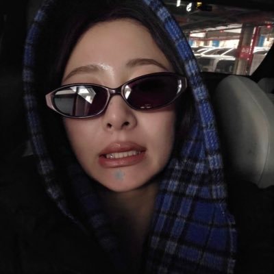 yjnssera's profile picture. lowkey a yunjin media account