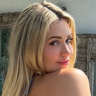 RealMiaMallkova's profile picture. ALT🖋📑