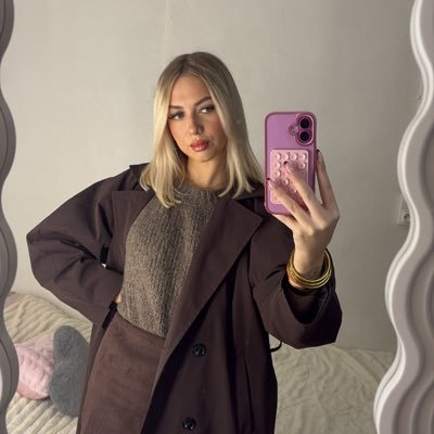 msncxx's profile picture. Tout tes vieux chagrins sont loins derrière toi, avec le temps, ça devient des jolies souvenirs