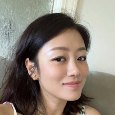 ArtDistrictVibe's profile picture. Working in Wynwood's art scene. Passionate about fine wine, aged tea, and crypto art. Embraces new waves while honoring roots.