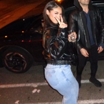 notbristinabye's profile picture. 