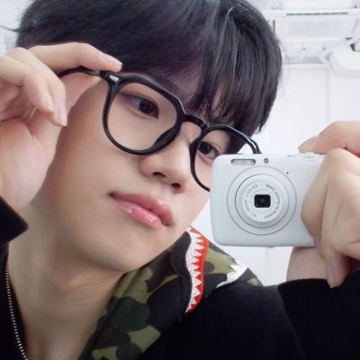 cyesers's profile picture. cyesers on tt and pin