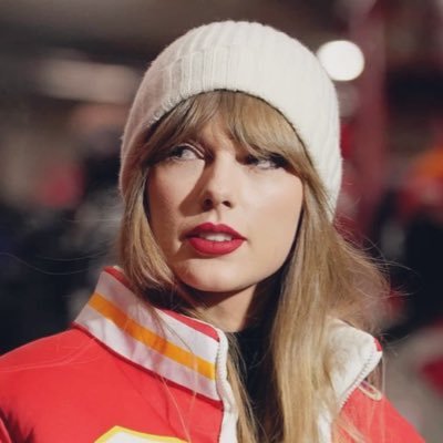 tayscastles's profile picture. .* : maroon ~ eras tour x2 ᥫ᭡