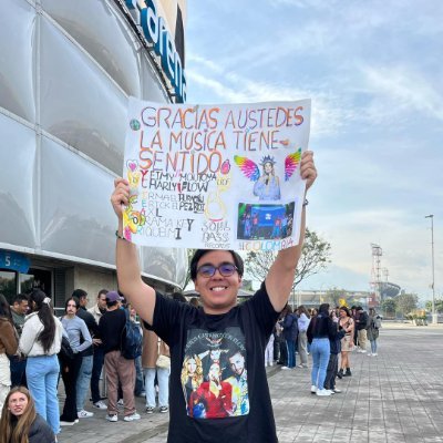 sebastian_82860's profile picture. Band fav @timo_musica
#Quedate
"Que chimba vernos otra vez"❤️‍🔥🥹❤️‍🔥
#Lareinadelflow3
Concierto en vivo check 🎶