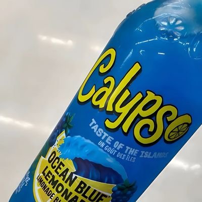 luvrongirl's profile picture. 