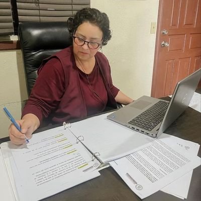 emilyenpass's profile picture. 