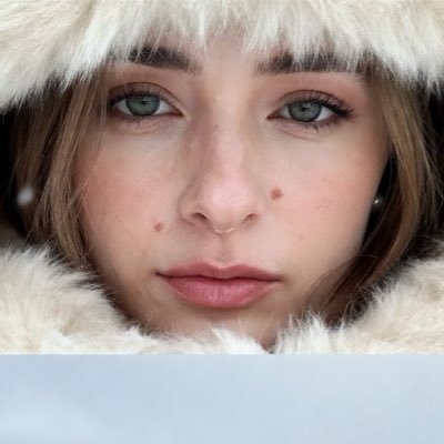 thebaharing's profile picture. Mevsimlerden papatyayı severim