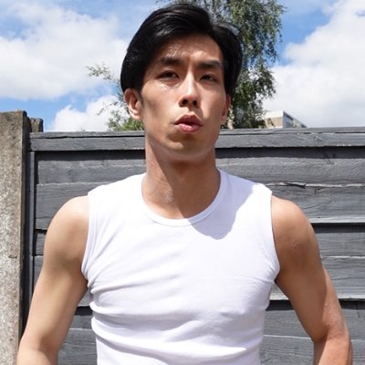 Tochstyle's profile picture. Artist, Content Creator, podcaster, rapper, personal trainer, LSE Economics Graduate 🎨🖌️🎤
TikTok (750K+)

 ➡️ 

https://t.co/aGOXONwr1i