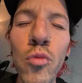 angerisuseful's profile picture. 