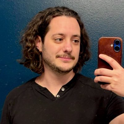 dilliciousmac's profile picture. he/him