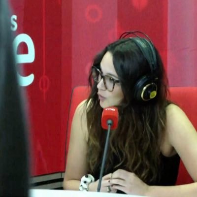 MariaAramendi's profile picture. ▪Periodista. He vuelto a @rne 🎙️Disfruté en @lasextatv @radio5_rne 📈 Cambié mi mirada en #VerificaRTVE @rtve ▪Pasé por @inforadio_UCM De la #La33DelMasterRNE