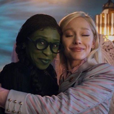 THIRTEENR0SE's profile picture. very normal about the blue box show