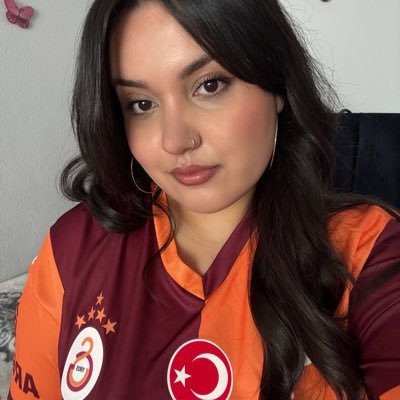serrakoc_'s profile picture. içerisi şampiyonlar ligi
