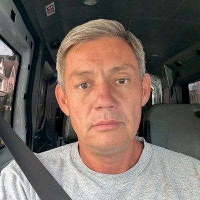 MiR3tvarEts's profile picture. 