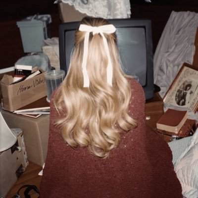 hopetsok13's profile picture. 16 | og thank goodness stand