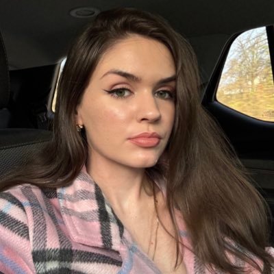 PenndelJenner's profile picture. bad bitch with a power strip