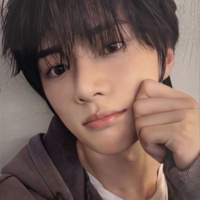 loveligyu's profile picture. i talk a lot about my ✨interests✨