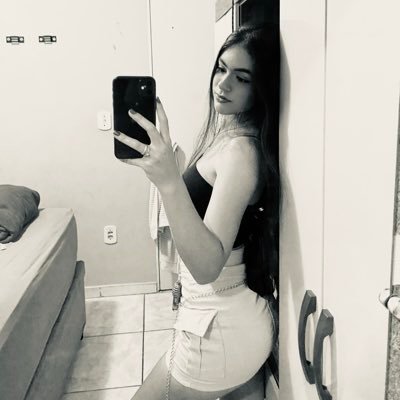 naoealoloo0's profile picture. @oficialharielmc 🤍