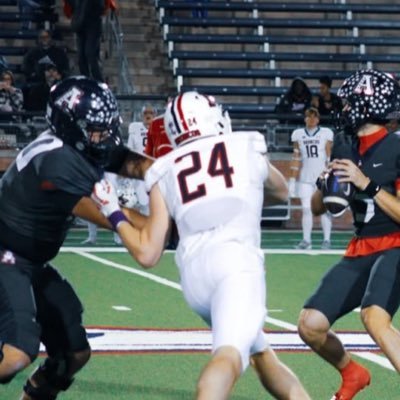 Trey_Lawrence26's profile picture. @MBHSFootball || Class of 2026|| 6’0 208 || Defensive End/Edge Rusher || Contact: 214-407-4798 || HC: @CoachStuJohnson || RC: @CoachTimBrooks